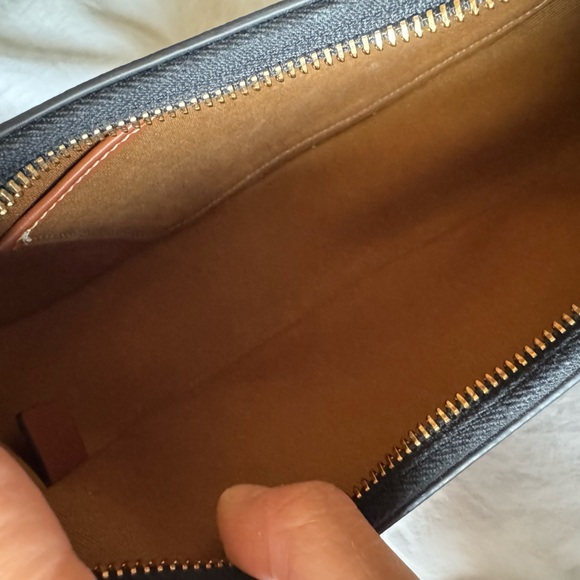 Celine Ava Triomphe in Canvas - Sept 2023 - Picture 5 of 11